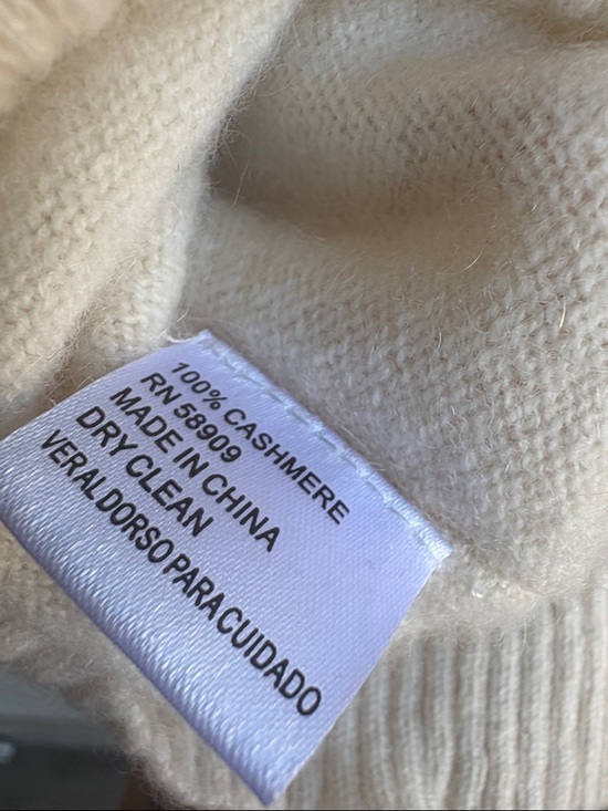 100% cashmere Cream Turtleneck Sweater - Picture 2 of 6